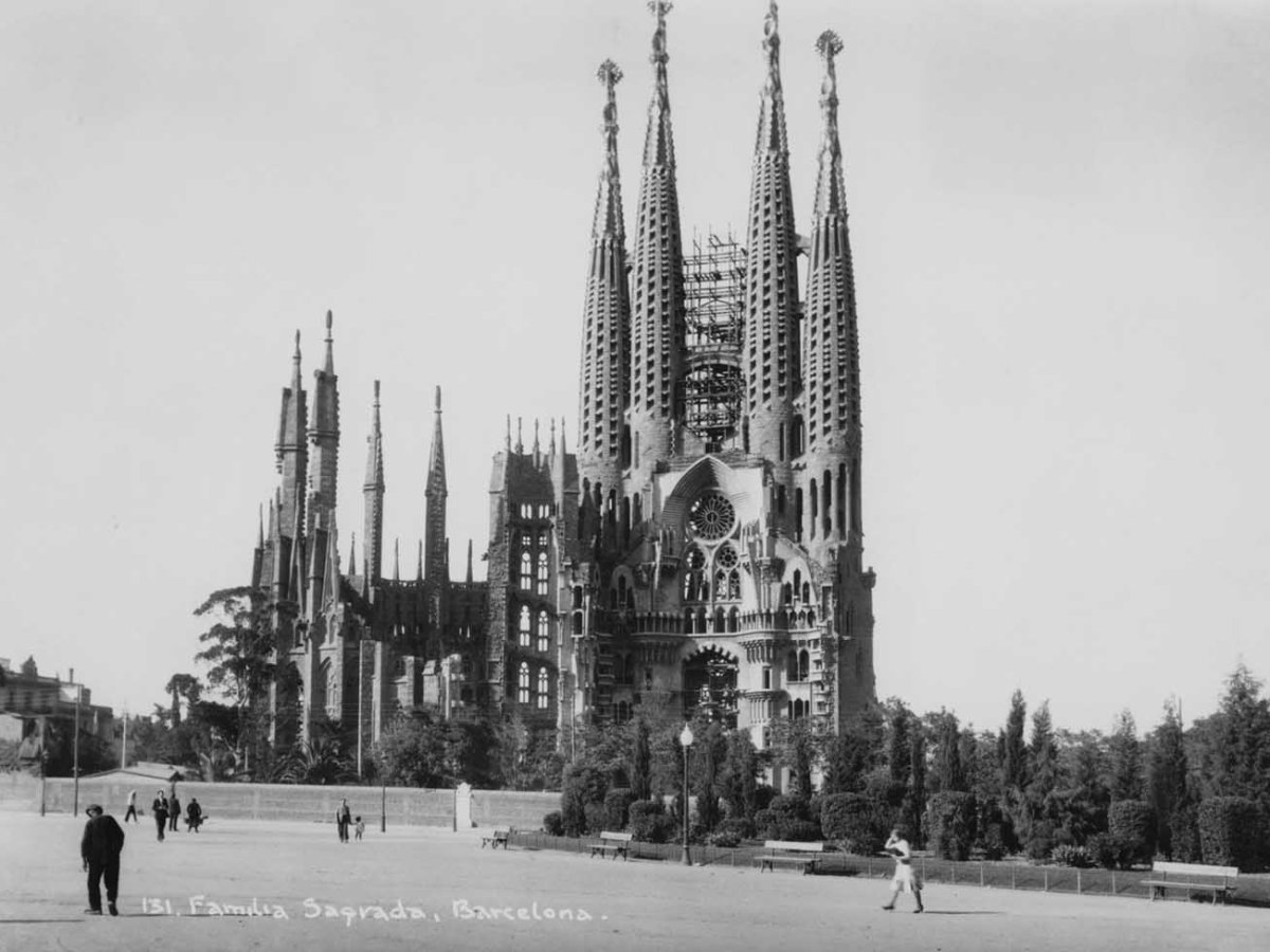 Architectural Marvel Unveiled: Exploring the Enigmatic Sagrada Família